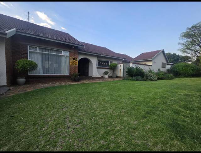 4 BEDROOM HOUSE FOR SALE IN BRACKENHURST